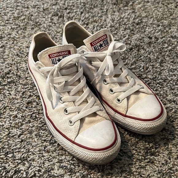 Converse low tops (size 8) - Picture 2 of 5